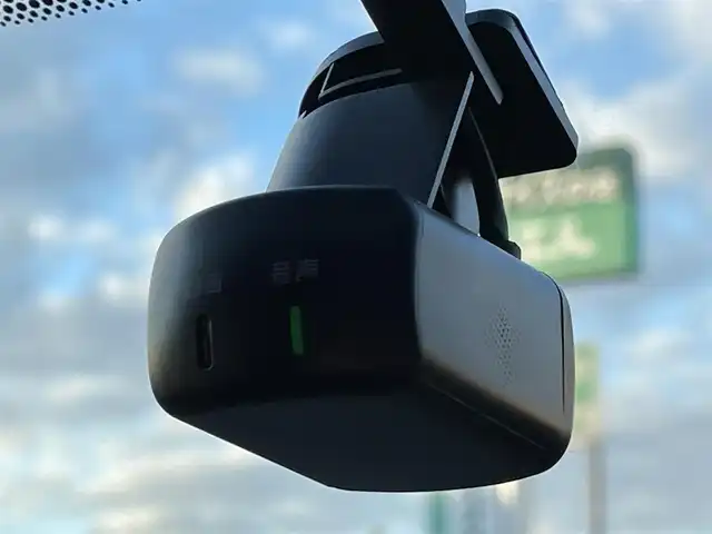 日産 セレナ e－パワー ハイウェイスター V 群馬県 2021(令3)年 8.2万km マルーンレッド 2トーン 安全装備/・衝突軽減ブレーキ/・プロパイロット/・レーンキープアシスト/・ブラインドスポットモニター/・オートハイビーム/・オートライト/・横滑り防止/純正9インチナビ/・AM/FM/フルセグTV/・Bluetooth/SD/・CD/DVD/BR/バックカメラ/両側電動スライドドア/ドライブレコーダー/LEDヘッドライト/LEDフォグランプ/ETC/純正ドアバイザー/純正フロアマット/スマートキー/プッシュスタート