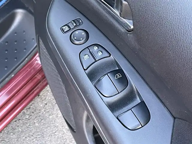 日産 セレナ e－パワー ハイウェイスター V 群馬県 2021(令3)年 8.2万km マルーンレッド 2トーン 安全装備/・衝突軽減ブレーキ/・プロパイロット/・レーンキープアシスト/・ブラインドスポットモニター/・オートハイビーム/・オートライト/・横滑り防止/純正9インチナビ/・AM/FM/フルセグTV/・Bluetooth/SD/・CD/DVD/BR/バックカメラ/両側電動スライドドア/ドライブレコーダー/LEDヘッドライト/LEDフォグランプ/ETC/純正ドアバイザー/純正フロアマット/スマートキー/プッシュスタート