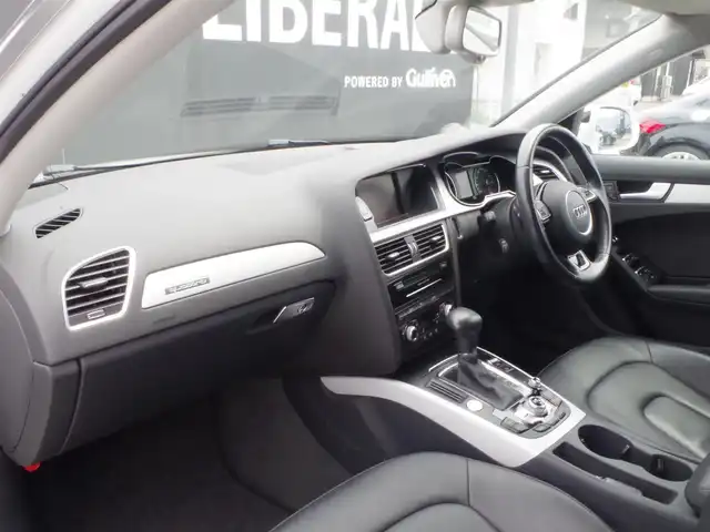 アウディ Ａ４ アバント 2．0 TFSIクワトロ 岩手県 2016(平28)年 5.1万km グレイシアホワイトメタリック アダプティブクルーズ/Audiブレーキプレワーニング/サイドアシスト /レーンアシスト/純正MMIナビ/フルセグTV/バックカメラ/パーキングエイド/アドバンストキー /ETC/黒革シート/パワーシート/シートヒーター/パワーテールゲート/キセノンライト