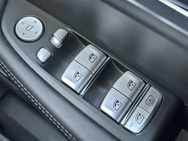 ＢＭＷ ７４０ｉ エクセレンス 宮城県 2017(平29)年 1.9万km グレー 登録時走行距離19778km/サンルーフ/harman/kardonサウンドシステム/純正ナビ/・CD/DVD/BT/フルセグTV/全方位カメラ/電動トランク/レーダークルーズコントロール/LEDオートライト/アンビエントライト/レザーシート/パワーシート/シートヒーター/エアシート/純正20インチAW/パドルシフト/ステアリングスイッチ/プッシュスタート/ETC/禁煙車