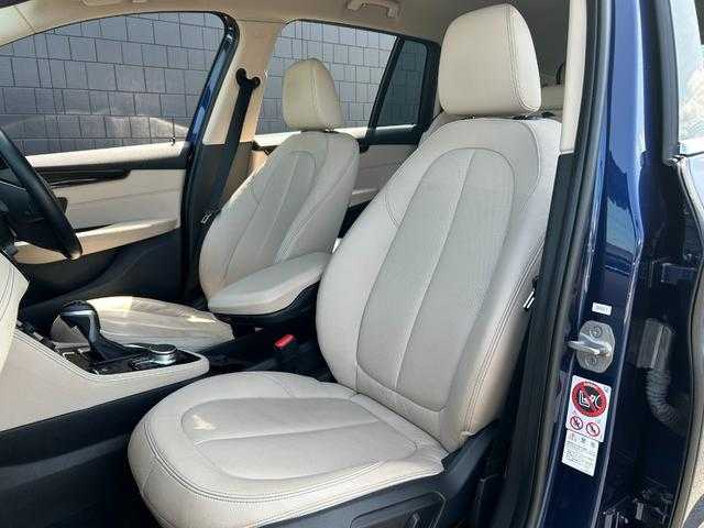 ＢＭＷ ２１８ｄ グランツアラー ラグジュアリー 埼玉県 2017(平29)年 4.8万km メディテラニアンブルー ベージュ革/シートヒーター/純正ナビゲーション/(Bluetooth/USB)/バックカメラ/オートテールゲート/スマートキー/HIDヘッドライト