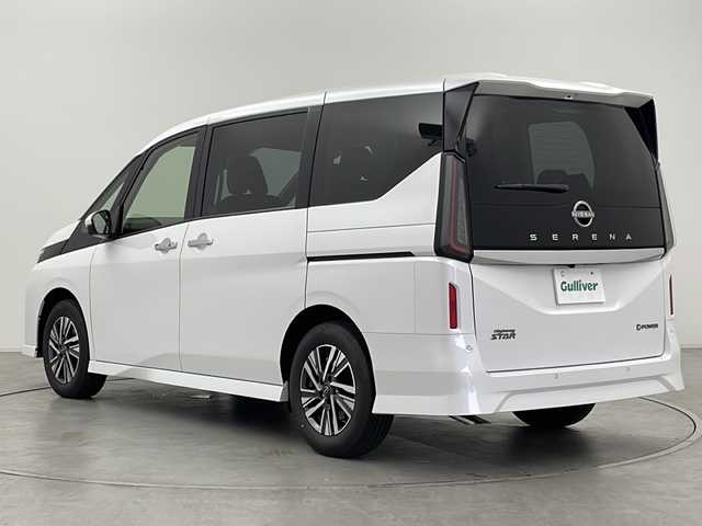 日産 セレナ e－パワー ハイウェイスター V 群馬県 2025(令7)年 0.1万km未満 プリズムホワイト 登録済未使用車　12.3型ナビ　全周囲カメラ　デジタルインナーミラー　ワイヤレス充電器　ビルトインETC2.0 衝突被害軽減ブレーキ　プロパイロット　アダプティブLEDヘッドライト　ドラレコ　禁煙車