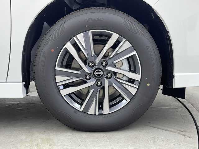 日産 セレナ e－パワー ハイウェイスター V 群馬県 2025(令7)年 0.1万km未満 プリズムホワイト 登録済未使用車　12.3型ナビ　全周囲カメラ　デジタルインナーミラー　ワイヤレス充電器　ビルトインETC2.0 衝突被害軽減ブレーキ　プロパイロット　アダプティブLEDヘッドライト　ドラレコ　禁煙車