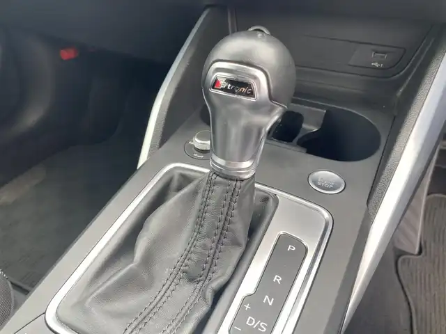 アウディ Ｑ２ 30TFSIスポーツ 福岡県 2019(平31)年 3万km グレイシアホワイトメタリック ・アダプティブクルーズコントロール/・純正メモリーナビ/USB/Bluetooth/AUX/CD/・バックカメラ/・シートヒーター/・社外ドライブレコーダー/・フルセグ/・ETC/・純正17AW/・プッシュスタート/・パーキングアシスト/・アイドリングストップ/・スマートキー/・レーンキープアシスト/・オートライト/・LEDライト