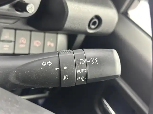 スズキ ジムニー XC 愛知県 2024(令6)年 1.7万km ミディアムグレー 4WD/インタークーラー付ターボ/純正8インチSDナビ/フルセグTV/ドライブレコーダー/デジタルインナーミラー/ETC/ステアリングリモコン/クルーズコントロール/アイドリングストップ/フルフラットシート/シートヒーター/背面タイヤ/純正センターホイールキャップ/コーナーセンサー/デュアルセンサーブレーキサポート/誤発信抑制機能/車線逸脱警報機能/取扱説明書/保証書/スマートキー/スペアキー
