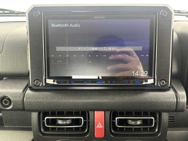 スズキ ジムニー XC 愛知県 2024(令6)年 1.7万km ミディアムグレー 4WD/インタークーラー付ターボ/純正8インチSDナビ/フルセグTV/ドライブレコーダー/デジタルインナーミラー/ETC/ステアリングリモコン/クルーズコントロール/アイドリングストップ/フルフラットシート/シートヒーター/背面タイヤ/純正センターホイールキャップ/コーナーセンサー/デュアルセンサーブレーキサポート/誤発信抑制機能/車線逸脱警報機能/取扱説明書/保証書/スマートキー/スペアキー