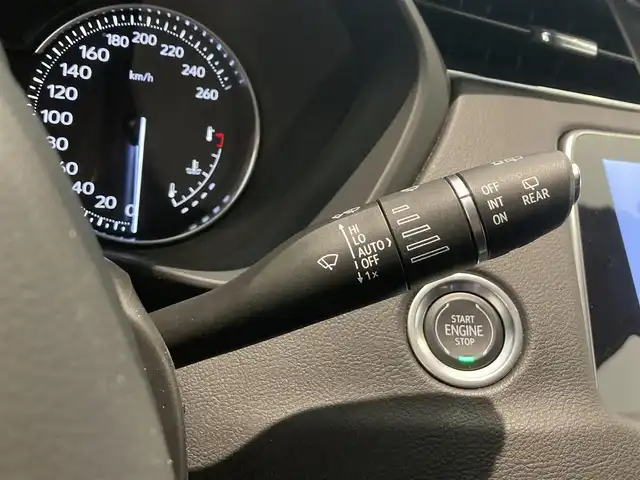 キャデラック ＸＴ４ プレミアム 熊本県 2021(令3)年 3.5万km 黒 ・スマートキー/・プッシュスタート/・前面衝突警告ブレーキ/・レーンキープアシスト/・リアクロストラフィックアラート/・リア歩行書検知/・パーキングセンサー/・オートハイビーム/・クルーズコントロール(追従式)/・黒革シート/・前席パワーシート/・全席シートヒーター /・純正ディスプレイオーディオ/　【Bluetooth・USB・AppleCarPlay・AndroidAuto】/・全方位カメラ/・ETC/・ドライブレコーダー(全方位録画)/・デジタルインナーミラー/・パワーバックドア/・LEDヘッドランプ/・純正マット/・保証書/取説