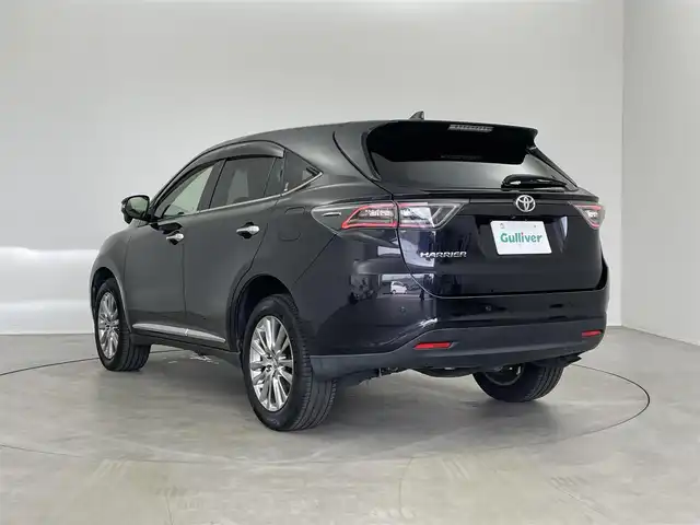 トヨタ ハリアー プレミアム 埼玉県 2017(平29)年 4.9万km スパークリングブラックパールクリスタルシャイン 純正9インチＳＤナビ/ CD DVD Bluetooth USB HDMI SD 地デジTV/バックカメラ/プリクラッシュセーフティ/アイドリングストップ/パワーバックドア/レーダークルーズコントロール/オートＬＥＤライト/オートハイビーム/ビルトインＥＴＣ２．０/パワーシート/純正18インチアルミホイール