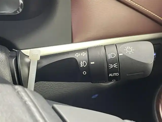 トヨタ ハリアー プレミアム 埼玉県 2017(平29)年 4.9万km スパークリングブラックパールクリスタルシャイン 純正9インチＳＤナビ/ CD DVD Bluetooth USB HDMI SD 地デジTV/バックカメラ/プリクラッシュセーフティ/アイドリングストップ/パワーバックドア/レーダークルーズコントロール/オートＬＥＤライト/オートハイビーム/ビルトインＥＴＣ２．０/パワーシート/純正18インチアルミホイール