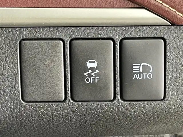 トヨタ ハリアー プレミアム 埼玉県 2017(平29)年 4.9万km スパークリングブラックパールクリスタルシャイン 純正9インチＳＤナビ/ CD DVD Bluetooth USB HDMI SD 地デジTV/バックカメラ/プリクラッシュセーフティ/アイドリングストップ/パワーバックドア/レーダークルーズコントロール/オートＬＥＤライト/オートハイビーム/ビルトインＥＴＣ２．０/パワーシート/純正18インチアルミホイール