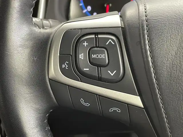 トヨタ ハリアー プレミアム 埼玉県 2017(平29)年 4.9万km スパークリングブラックパールクリスタルシャイン 純正9インチＳＤナビ/ CD DVD Bluetooth USB HDMI SD 地デジTV/バックカメラ/プリクラッシュセーフティ/アイドリングストップ/パワーバックドア/レーダークルーズコントロール/オートＬＥＤライト/オートハイビーム/ビルトインＥＴＣ２．０/パワーシート/純正18インチアルミホイール