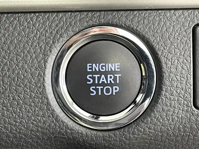 トヨタ ハリアー プレミアム 埼玉県 2017(平29)年 4.9万km スパークリングブラックパールクリスタルシャイン 純正9インチＳＤナビ/ CD DVD Bluetooth USB HDMI SD 地デジTV/バックカメラ/プリクラッシュセーフティ/アイドリングストップ/パワーバックドア/レーダークルーズコントロール/オートＬＥＤライト/オートハイビーム/ビルトインＥＴＣ２．０/パワーシート/純正18インチアルミホイール