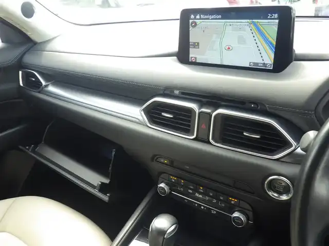 マツダ ＣＸ－５ 20S シルクベージュセレ 千葉県 2020(令2)年 4.3万km ポリメタルグレーM スマートシティブレーキサポート/ブラインドスポットモニタリング/レーンキープ・アシスト・システム/アクティブ・ドライビング・ディスプレイ/パワーバックドア/ハーフレザーシート/運転席パワーシート/前席シートヒーター/純正SDナビ/地デジTV/【DVD/CD再生機能　Bluetooth接続】/360°ビュー・モニター/革巻きステアリング/ステアリングスイッチ/パドルシフト/ETC/LEDヘッドライト/フォグライト/ウインカーミラー/コーナーセンサー/純正19インチアルミホイル/アドバンストキーレスエントリー