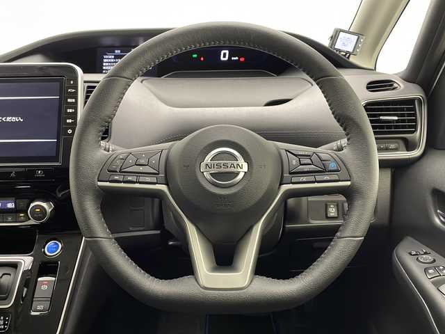 日産 セレナ e－パワー ハイウェイスター V 宮崎県 2020(令2)年 5.9万km ブリリアントホワイトパール 2トーン 禁煙車/プロパイロット/・電動パーキングブレーキ/オートブレーキホールド/・ステアリングスイッチ/純正11インチフリップダウンモニター/純正10インチナビ/（CD/DVD/BD/フルセグ/BT/SD/MSV/USB/HDMI）/純正ビルトインETC2.0/純正ドライブレコーダー（DJ4-D）/社外GPSレーダー探知機/インテリジェントアラウンドビューモニター/ハンズフリー両側パワースライドドア/エマージェンシーブレーキ/踏み間違い防止機能（前後）/車線逸脱警報/オートハイビーム/LEDヘッドライト/フォグランプ/リアオートエアコン/リアロールシェード/シートバックテーブル（セカンド/サード）/充電用USBポート（タイプA）5口/純正16インチアルミホイール/純正フロアマット/純正ドアバイザー