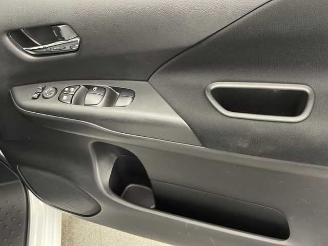 日産 セレナ e－パワー ハイウェイスター V 宮崎県 2020(令2)年 5.9万km ブリリアントホワイトパール 2トーン 禁煙車/プロパイロット/・電動パーキングブレーキ/オートブレーキホールド/・ステアリングスイッチ/純正11インチフリップダウンモニター/純正10インチナビ/（CD/DVD/BD/フルセグ/BT/SD/MSV/USB/HDMI）/純正ビルトインETC2.0/純正ドライブレコーダー（DJ4-D）/社外GPSレーダー探知機/インテリジェントアラウンドビューモニター/ハンズフリー両側パワースライドドア/エマージェンシーブレーキ/踏み間違い防止機能（前後）/車線逸脱警報/オートハイビーム/LEDヘッドライト/フォグランプ/リアオートエアコン/リアロールシェード/シートバックテーブル（セカンド/サード）/充電用USBポート（タイプA）5口/純正16インチアルミホイール/純正フロアマット/純正ドアバイザー