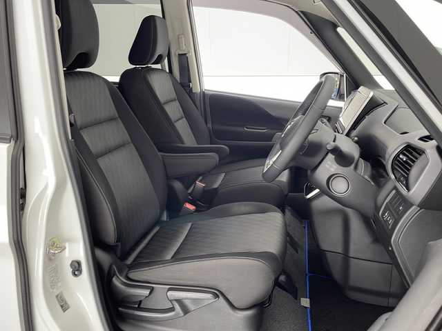 日産 セレナ e－パワー ハイウェイスター V 宮崎県 2020(令2)年 5.9万km ブリリアントホワイトパール 2トーン 禁煙車/プロパイロット/・電動パーキングブレーキ/オートブレーキホールド/・ステアリングスイッチ/純正11インチフリップダウンモニター/純正10インチナビ/（CD/DVD/BD/フルセグ/BT/SD/MSV/USB/HDMI）/純正ビルトインETC2.0/純正ドライブレコーダー（DJ4-D）/社外GPSレーダー探知機/インテリジェントアラウンドビューモニター/ハンズフリー両側パワースライドドア/エマージェンシーブレーキ/踏み間違い防止機能（前後）/車線逸脱警報/オートハイビーム/LEDヘッドライト/フォグランプ/リアオートエアコン/リアロールシェード/シートバックテーブル（セカンド/サード）/充電用USBポート（タイプA）5口/純正16インチアルミホイール/純正フロアマット/純正ドアバイザー