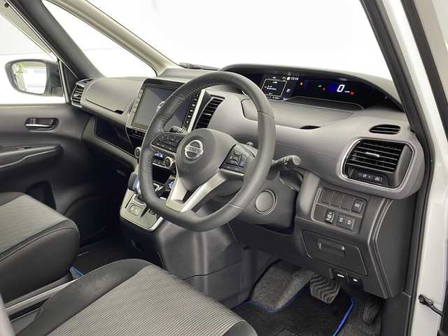 日産 セレナ e－パワー ハイウェイスター V 宮崎県 2020(令2)年 5.9万km ブリリアントホワイトパール 2トーン 禁煙車/プロパイロット/・電動パーキングブレーキ/オートブレーキホールド/・ステアリングスイッチ/純正11インチフリップダウンモニター/純正10インチナビ/（CD/DVD/BD/フルセグ/BT/SD/MSV/USB/HDMI）/純正ビルトインETC2.0/純正ドライブレコーダー（DJ4-D）/社外GPSレーダー探知機/インテリジェントアラウンドビューモニター/ハンズフリー両側パワースライドドア/エマージェンシーブレーキ/踏み間違い防止機能（前後）/車線逸脱警報/オートハイビーム/LEDヘッドライト/フォグランプ/リアオートエアコン/リアロールシェード/シートバックテーブル（セカンド/サード）/充電用USBポート（タイプA）5口/純正16インチアルミホイール/純正フロアマット/純正ドアバイザー