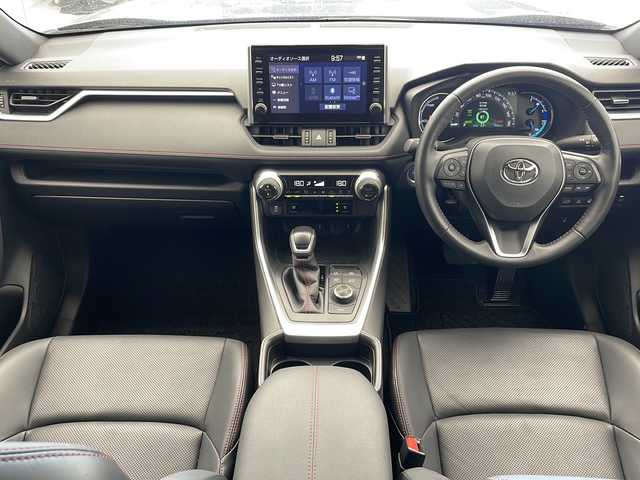 トヨタ ＲＡＶ４ ＰＨＶ G Z 沖縄県 2021(令3)年 5万km アティチュードブラックマイカ 純正9インチディスプレイオーディオ/ナビ/Bluetooth接続/フルセグTV/USB/パノラミックビューモニター/ビルトインETC/ドライブレコーダー（DC-DR652）/デジタルインナーミラー/プリクラッシュセーフティ/レーダークルーズコントロール/レーンキープアシスト/クリアランスソナー/ブラインドスポットモニター/パワーバックドア/合皮シート/前席パワーシート/前席シートヒーター/前席シートエアコン/純正18インチAW/純正フロアマット/プッシュスタート/スマートキー