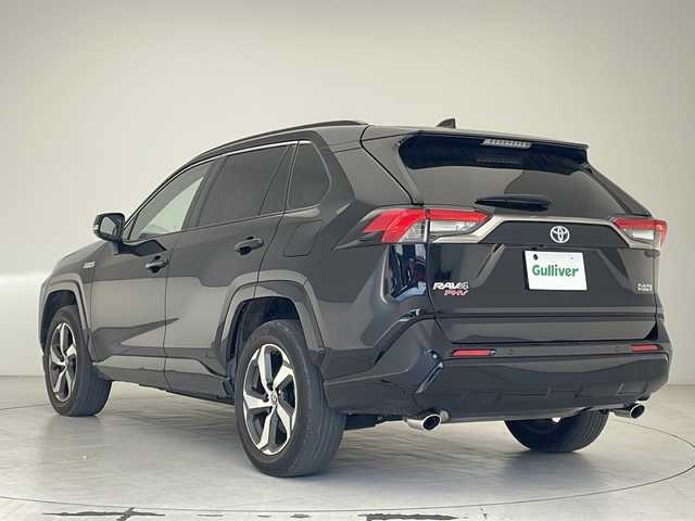 トヨタ ＲＡＶ４ ＰＨＶ G Z 沖縄県 2021(令3)年 5万km アティチュードブラックマイカ 純正9インチディスプレイオーディオ/ナビ/Bluetooth接続/フルセグTV/USB/パノラミックビューモニター/ビルトインETC/ドライブレコーダー（DC-DR652）/デジタルインナーミラー/プリクラッシュセーフティ/レーダークルーズコントロール/レーンキープアシスト/クリアランスソナー/ブラインドスポットモニター/パワーバックドア/合皮シート/前席パワーシート/前席シートヒーター/前席シートエアコン/純正18インチAW/純正フロアマット/プッシュスタート/スマートキー