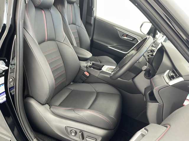 トヨタ ＲＡＶ４ ＰＨＶ G Z 沖縄県 2021(令3)年 5万km アティチュードブラックマイカ 純正9インチディスプレイオーディオ/ナビ/Bluetooth接続/フルセグTV/USB/パノラミックビューモニター/ビルトインETC/ドライブレコーダー（DC-DR652）/デジタルインナーミラー/プリクラッシュセーフティ/レーダークルーズコントロール/レーンキープアシスト/クリアランスソナー/ブラインドスポットモニター/パワーバックドア/合皮シート/前席パワーシート/前席シートヒーター/前席シートエアコン/純正18インチAW/純正フロアマット/プッシュスタート/スマートキー