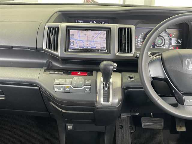 ホンダ ステップワゴン スパーダ Z 佐賀県 2011(平23)年 7.2万km プレミアムホワイトパール (株)IDOMが運営する【じしゃロン佐賀店】の自社ローン専用車両になります。/こちらは現金またはオートローンご利用時の価格です。自社ローンご希望の方は別途その旨お申付け下さい/・８人乗り　/・両側電動スライドドア　/・ＥＴＣ