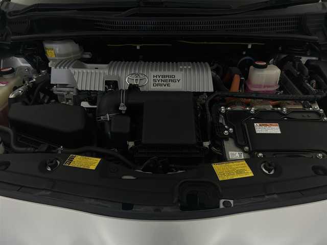 トヨタ プリウス S 千葉県 2014(平26)年 6.4万km シルバーM 純正ナビ/フルセグTV　Bluetooth　AM/FM/バックカメラ/ETC/オートライト/純正アルミホイール/純正フロアマット/電動格納ミラー/パワーステアリング/パワーウインドウ/オートエアコン/スマートキー/プッシュスタート