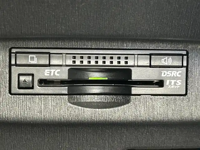 トヨタ プリウス S 千葉県 2014(平26)年 6.4万km シルバーM 純正ナビ/フルセグTV　Bluetooth　AM/FM/バックカメラ/ETC/オートライト/純正アルミホイール/純正フロアマット/電動格納ミラー/パワーステアリング/パワーウインドウ/オートエアコン/スマートキー/プッシュスタート