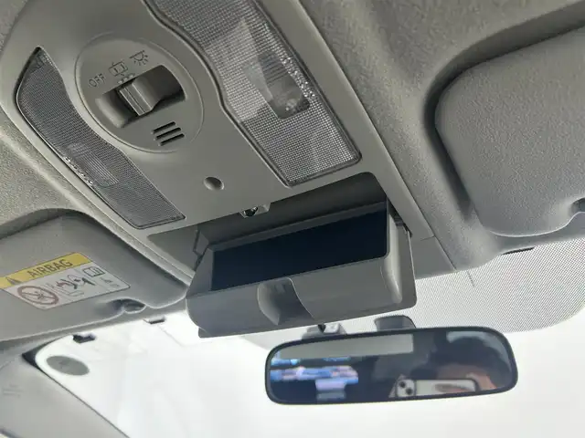 トヨタ プリウス S 千葉県 2014(平26)年 6.4万km シルバーM 純正ナビ/フルセグTV　Bluetooth　AM/FM/バックカメラ/ETC/オートライト/純正アルミホイール/純正フロアマット/電動格納ミラー/パワーステアリング/パワーウインドウ/オートエアコン/スマートキー/プッシュスタート