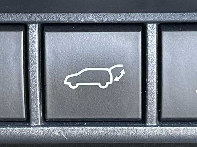 トヨタ プリウス Z 東京都 2023(令5)年 4.3万km アティチュードブラックマイカ トヨタセーフティセンス/パノラマルーフ/純正コネクトナビ/パノラミックビュー/ドライブレコーダー/シートヒーター/シートエアコン/ＥＴＣ/パワーシート/電動リアゲート/ワイヤレス充電機