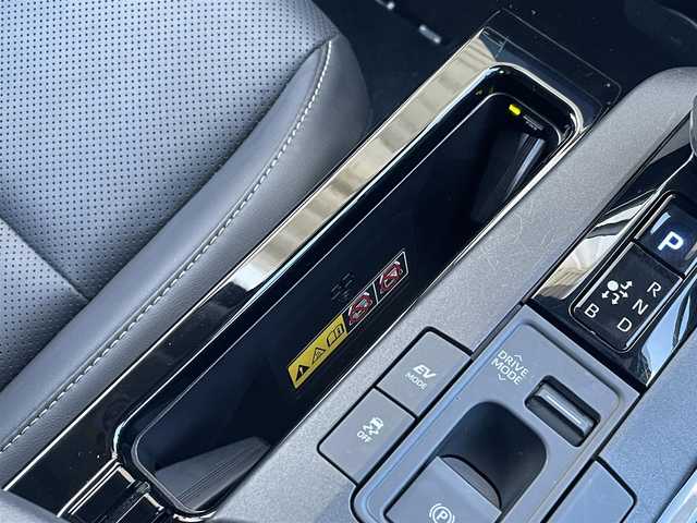 トヨタ プリウス Z 東京都 2023(令5)年 4.3万km アティチュードブラックマイカ トヨタセーフティセンス/パノラマルーフ/純正コネクトナビ/パノラミックビュー/ドライブレコーダー/シートヒーター/シートエアコン/ＥＴＣ/パワーシート/電動リアゲート/ワイヤレス充電機