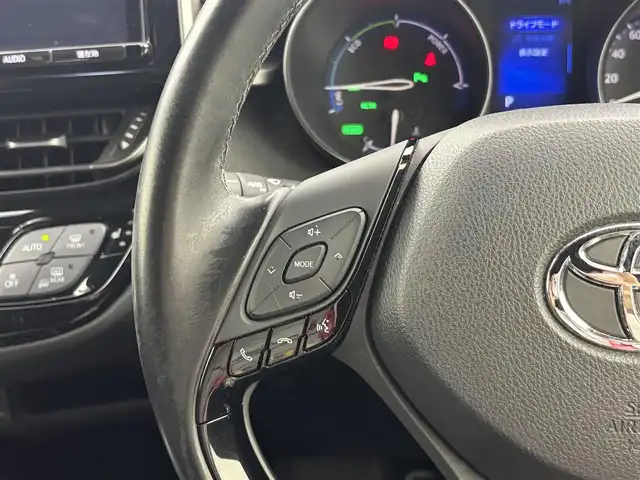 トヨタ Ｃ－ＨＲ G LEDエディション 福井県 2017(平29)年 4.8万km メタルストリームM 純正ナビゲーション/型式：NSZT-Y66T/【AM/FM/CD/Bluetooth/フルセグTV】/バックカメラ/ETC/衝突軽減ブレーキ/クルーズコントロール（追従有）/車線逸脱警報機能/ハーフレザーシート/シートヒーター（運転席/助手席）/オートライト/LEDヘッドライド/フォグランプ/プッシュスタート/スマートキー/スペアキー/純正フロアマット/ドアバイザー
