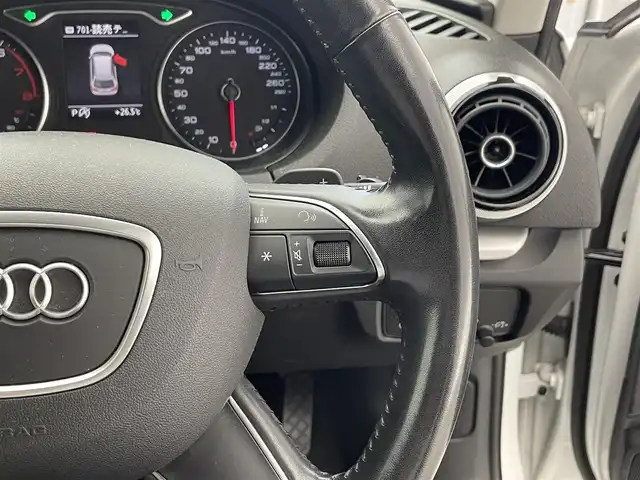 アウディ Ａ３ スポーツバック 1．4 TFSI 滋賀県 2016(平28)年 11.2万km 白 純正ナビ/【Bluetooth.CD.DVD.フルセグTV】/バックカメラ/衝突軽減ブレーキ/レーダークルーズコントロール/クリアランスソナー/電子パーキング/オートライト/HIDヘッドライト/ステアリングスイッチ/ETC/スマートキー/スペアキー