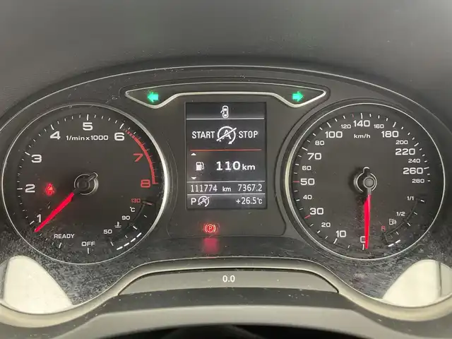 アウディ Ａ３ スポーツバック 1．4 TFSI 滋賀県 2016(平28)年 11.2万km 白 純正ナビ/【Bluetooth.CD.DVD.フルセグTV】/バックカメラ/衝突軽減ブレーキ/レーダークルーズコントロール/クリアランスソナー/電子パーキング/オートライト/HIDヘッドライト/ステアリングスイッチ/ETC/スマートキー/スペアキー