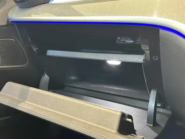 メルセデス・ベンツ Ｍ・ベンツ Ｃ２２０ｄ アバンギャルド　AMGライン 福岡県 2022(令4)年 3.3万km パール ベーシックＰＫＧ　/ＡＭＧラインＰＫＧ　/アンビエントライト　/ＡＣＣ　/ＢＳＭ　/ＨＵＤ　/純正ナビ／ＴＶ　/３６０°カメラシステム　/Ｂｌｕｅｔｏｏｔｈ　/パドルシフト　/前後ドラレコ　/純正１８インチＡＷ