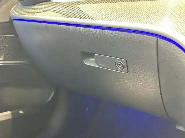 メルセデス・ベンツ Ｍ・ベンツ Ｃ２２０ｄ アバンギャルド　AMGライン 福岡県 2022(令4)年 3.3万km パール ベーシックＰＫＧ　/ＡＭＧラインＰＫＧ　/アンビエントライト　/ＡＣＣ　/ＢＳＭ　/ＨＵＤ　/純正ナビ／ＴＶ　/３６０°カメラシステム　/Ｂｌｕｅｔｏｏｔｈ　/パドルシフト　/前後ドラレコ　/純正１８インチＡＷ