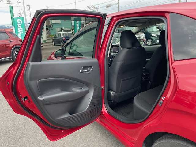 日産 ノート X 静岡県 2021(令3)年 4.9万km ガーネットレッド ●純正9インチナビ/（フルセグ/Bluetooth）/●全方位カメラ/●エマージェンシーブレーキ/●車線逸脱防止支援/●ブラインドスポットモニター/●オートブレーキホールド/●前後コーナーセンサー/●電動パーキングブレーキ/●LEDヘッドライト/●オートライト/●ステアリングスイッチ/●電動格納ウインカーミラー/●デジタルインナーミラー/●ETC/●純正フロアマット/●ドアバイザー/●プッシュスタート/●スマートキー/●横滑り防止装置/●W+サイドSRS+ABS/●取扱説明書