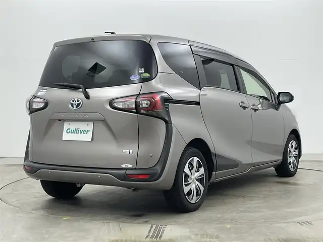 トヨタ シエンタ ハイブリッド G クエロ 岡山県 2020(令2)年 5.9万km アバンギャルドブロンズメタリック 純正9インチナビ NSZT-Y68T/地デジフルセグ/Bluetooth/CD/DVD/SD/バックカメラ/純正12インチフリップダウンモニター V12T-R68C/セーフティセンス /クルーズコントロール/両側パワースライドドア/ハーフレザーシート（合皮）/ステアリングヒーター/シートヒーター /ステアリングスイッチ/ビルトインETC2.0/LEDヘッドライト/オートライト /オートハイビーム /プッシュスタート /スマートキー /新車保証書