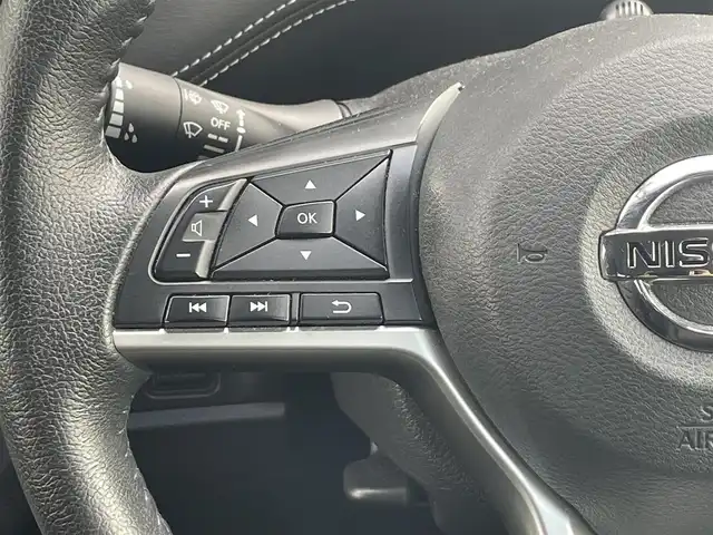 日産 セレナ 道央・札幌 2018(平30)年 5.8万km ダイヤモンドブラック ・4WD/・純正SDナビ/CD・BT/・フルセグＴＶ/・クルーズコントロール/・車外カメラ（バック・フロント・サイド・全方位）/・純正ドライブレコーダー/・パーキングアシスト/・アラウンドビュー/・レーンキープアシスト/・エマージェンシーブレーキ/・社外ＡＷ付き冬タイヤ/・純正エンジンスターター/・両側パワースライドドア/・ウォークスルー/・ＥＴＣ/・LEDヘッドライト/・純正フロアマット/・電動格納ミラー/・ドアバイザー/・プッシュスタート/・スペアキー