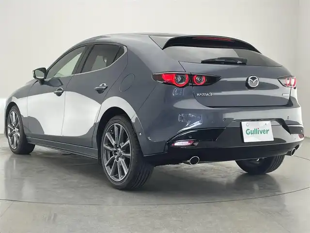 マツダ マツダ３ファストバック 20S バーガンディセレクション 愛知県 2020(令2)年 5.6万km ポリメタルグレーM 純正８．８インチナビ/360度セーフティパッケージ/アラウンドビューモニター/ヘッドアップディスプレイ/ブラインドスポットモニター/HDMI/パドルシフト/赤革シート/レーダークルーズコントロール/シートヒーター/パワーシート/ETC/純正アルミホイール/純正フロアマット/コーナーセンサー/LEDオートライト/フルセグTV/衝突被害軽減ブレーキ/ステアリングヒーター/車線逸脱/禁煙車