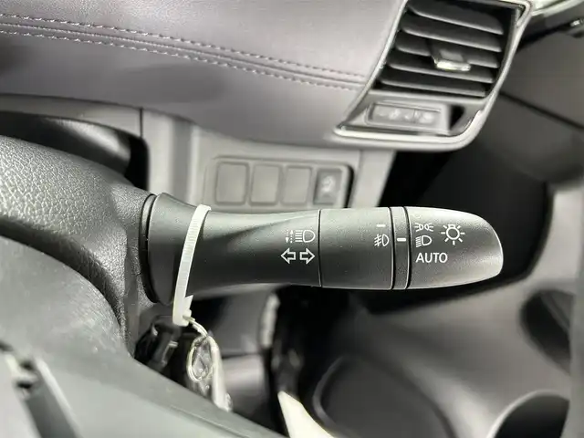 日産 セレナ ハイウェイスター V 佐賀県 2020(令2)年 3.2万km ダイヤモンドブラック 純正9型ナビ/AM/FM/CD/DVD/Bluetooth/フルセグTV/アラウンドビューモニター/クルーズコントロール/両側パワースライドドア/ETC/衝突被害軽減システム/LEDヘッドライト/フォグランプ/後席テーブル（カップホルダー付き）/ロールサンシェード/純正アルミホイール/純正フロアマット/純正ドアバイザー/前後ソナー/純正ドライブレコーダー/ステアリングリモコン