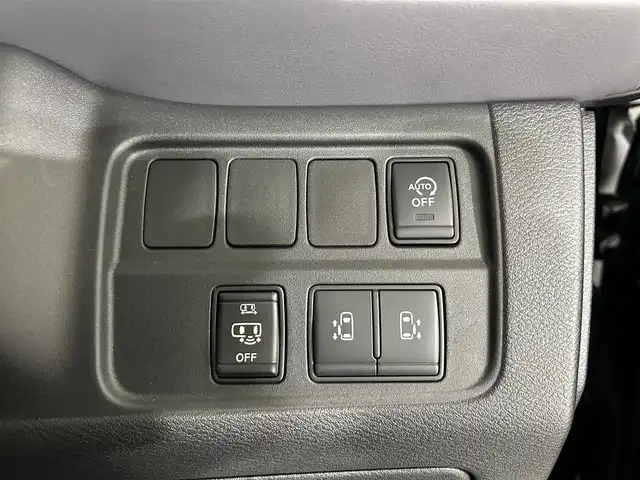 日産 セレナ ハイウェイスター V 佐賀県 2020(令2)年 3.2万km ダイヤモンドブラック 純正9型ナビ/AM/FM/CD/DVD/Bluetooth/フルセグTV/アラウンドビューモニター/クルーズコントロール/両側パワースライドドア/ETC/衝突被害軽減システム/LEDヘッドライト/フォグランプ/後席テーブル（カップホルダー付き）/ロールサンシェード/純正アルミホイール/純正フロアマット/純正ドアバイザー/前後ソナー/純正ドライブレコーダー/ステアリングリモコン