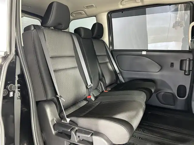 日産 セレナ ハイウェイスター V 佐賀県 2020(令2)年 3.2万km ダイヤモンドブラック 純正9型ナビ/AM/FM/CD/DVD/Bluetooth/フルセグTV/アラウンドビューモニター/クルーズコントロール/両側パワースライドドア/ETC/衝突被害軽減システム/LEDヘッドライト/フォグランプ/後席テーブル（カップホルダー付き）/ロールサンシェード/純正アルミホイール/純正フロアマット/純正ドアバイザー/前後ソナー/純正ドライブレコーダー/ステアリングリモコン
