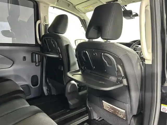 日産 セレナ ハイウェイスター V 佐賀県 2020(令2)年 3.2万km ダイヤモンドブラック 純正9型ナビ/AM/FM/CD/DVD/Bluetooth/フルセグTV/アラウンドビューモニター/クルーズコントロール/両側パワースライドドア/ETC/衝突被害軽減システム/LEDヘッドライト/フォグランプ/後席テーブル（カップホルダー付き）/ロールサンシェード/純正アルミホイール/純正フロアマット/純正ドアバイザー/前後ソナー/純正ドライブレコーダー/ステアリングリモコン