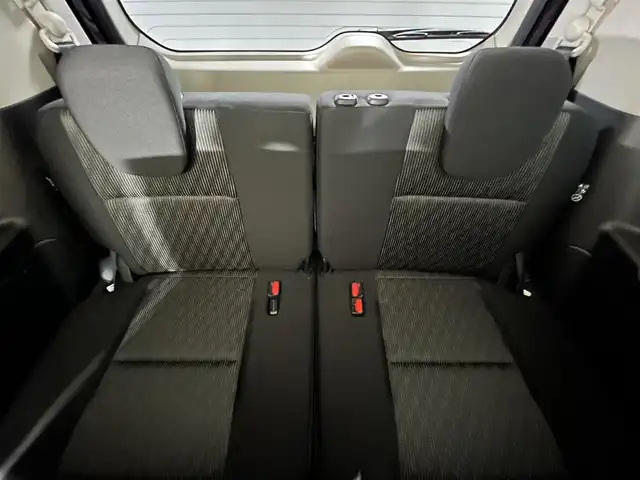 日産 セレナ ハイウェイスター V 佐賀県 2020(令2)年 3.2万km ダイヤモンドブラック 純正9型ナビ/AM/FM/CD/DVD/Bluetooth/フルセグTV/アラウンドビューモニター/クルーズコントロール/両側パワースライドドア/ETC/衝突被害軽減システム/LEDヘッドライト/フォグランプ/後席テーブル（カップホルダー付き）/ロールサンシェード/純正アルミホイール/純正フロアマット/純正ドアバイザー/前後ソナー/純正ドライブレコーダー/ステアリングリモコン