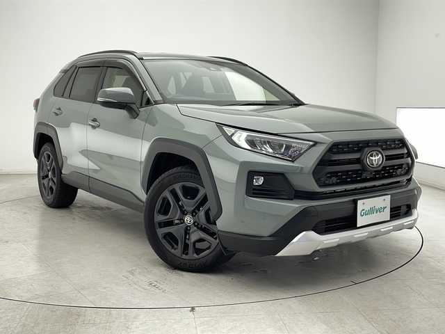 トヨタ ＲＡＶ４ アドベンチャー 千葉県 2022(令4)年 1.5万km アーバンカーキ 純正ナビ/　Bluetooth/フルセグTV/Apple car play/Android Auto/トヨタセーフティセンス/レーダークルーズコントロール/レーンキープアシスト/衝突軽減ブレーキ/クリアランスソナー/先行車発進警報/標識認識機能/ブラインドスポットモニター/ダウンヒルアシスト/電動パーキング/オートホールド/オートハイビーム/レザーシート/前席シートヒーター/エアーシート/運転席パワーシート/メモリーシート/デジタルインナーミラー/ステアリングヒーター/ルーフレール/ビルトインETC2.0/ホイール付きスタッドレス積載/LEDライト/フォグランプ/フロアマット/ドアバイザー