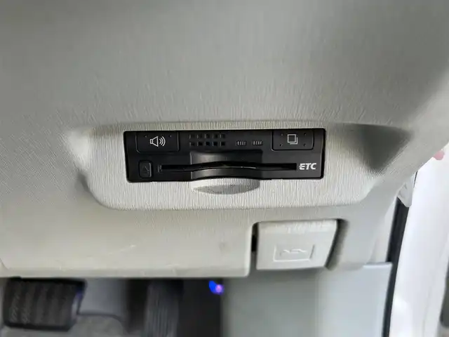 トヨタ プリウス S 三重県 2009(平21)年 17.8万km ホワイトパールクリスタルシャイン 登録時177343km/純正ナビ/(FM/AM/CD/DVD/HDD/ワンセグTV)/ビルトインETC/AUTOライト/フォグランプ/プッシュスタート/PWRMODE/ECOMODE/禁煙車