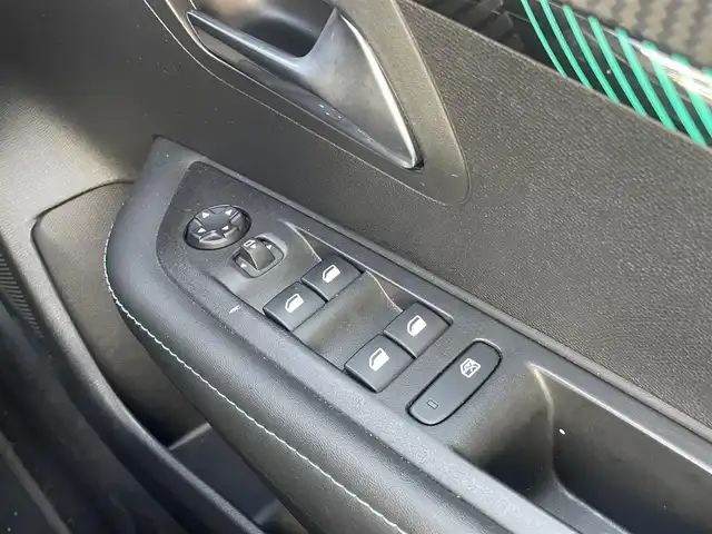 プジョー ２０８ アリュール 栃木県 2022(令4)年 2.2万km パールⅡ 純正DA（AppleCarPlay/AM/FM/USB）/アダプティブクルーズコントロール/置くだけ充電/レーンポジショニングアシスト/サイドカメラ/バックカメラ/社外ドライブレコーダー（前後）/純正16インチアルミ/ETC/スマートキー