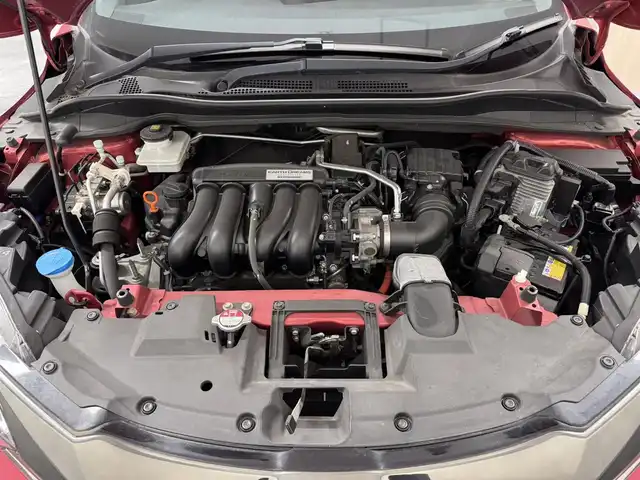 ホンダ ヴェゼル ハイブリッド RS ホンダセンシング 三重県 2017(平29)年 4.3万km プレミアムクリスタルレッドM ハイブリッド/FF/MTモード付フロア7DCT i-DCD/純正 8インチナビ VXM-175VFEi/（CD/DVD/FM/AM/TV/Music Rack/iPod/SD/USB/Bluetooth/VTR/AUX/HDMI/AppleCarPlay）/バックカメラ/ドライブレコーダー 前方/ビルトイン ETC/Honda SENSING/・衝突軽減ブレーキ［CMBS］/・車線維持支援システム［LKAS］/・アダプティブクルーズコントロール［ACC］/・路外逸脱抑制機能/・標識認識機能/・リアクティブフォースペダル［RFP］/装備/・ハーフレザーシート/・シートヒーター（D/N）/・左右独立オートエアコン/・パドルシフト/・電子パーキングブレーキ＋オートブレーキホールド/・自動防眩ルームミラー/・熱線入りフロントワイパー/・ステアリングスイッチ/・後席チップアップ機能/・純正18inAW/・プッシュスタート/・スマートキーx2/・保/取/ナビ取/など