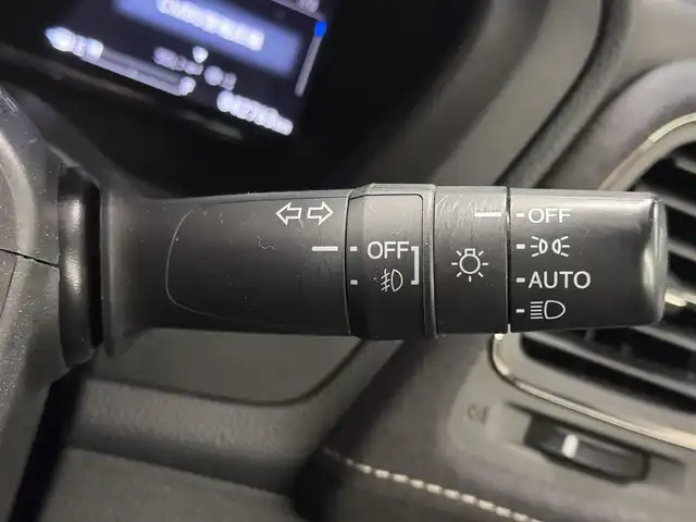 ホンダ ヴェゼル ハイブリッド RS ホンダセンシング 三重県 2017(平29)年 4.3万km プレミアムクリスタルレッドM ハイブリッド/FF/MTモード付フロア7DCT i-DCD/純正 8インチナビ VXM-175VFEi/（CD/DVD/FM/AM/TV/Music Rack/iPod/SD/USB/Bluetooth/VTR/AUX/HDMI/AppleCarPlay）/バックカメラ/ドライブレコーダー 前方/ビルトイン ETC/Honda SENSING/・衝突軽減ブレーキ［CMBS］/・車線維持支援システム［LKAS］/・アダプティブクルーズコントロール［ACC］/・路外逸脱抑制機能/・標識認識機能/・リアクティブフォースペダル［RFP］/装備/・ハーフレザーシート/・シートヒーター（D/N）/・左右独立オートエアコン/・パドルシフト/・電子パーキングブレーキ＋オートブレーキホールド/・自動防眩ルームミラー/・熱線入りフロントワイパー/・ステアリングスイッチ/・後席チップアップ機能/・純正18inAW/・プッシュスタート/・スマートキーx2/・保/取/ナビ取/など