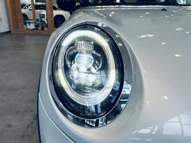 ＭＩＮＩ ミニ クーパー D 大阪府 2020(令2)年 2.2万km シルバー ペッパーP/インテリジェントセーフティ/純正ナビ/バックカメラ/純正15インチAW/LEDヘッドライト/クリアランスソナー/ETC/スマートキー/シートヒーター/パーキングアシスト